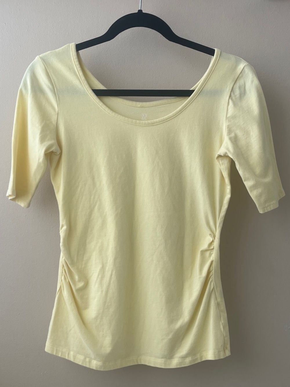 New York & Company Pale Yellow Scoop Neck Short Sleeve Top - Pale Yellow- Size S